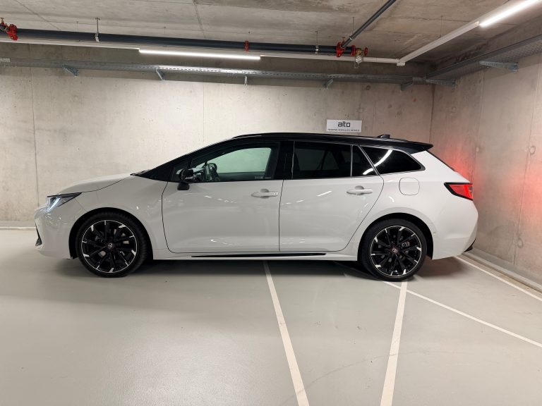 TOYOTA Corolla Touring Sports 2.0 HSD GR-S e-CVT