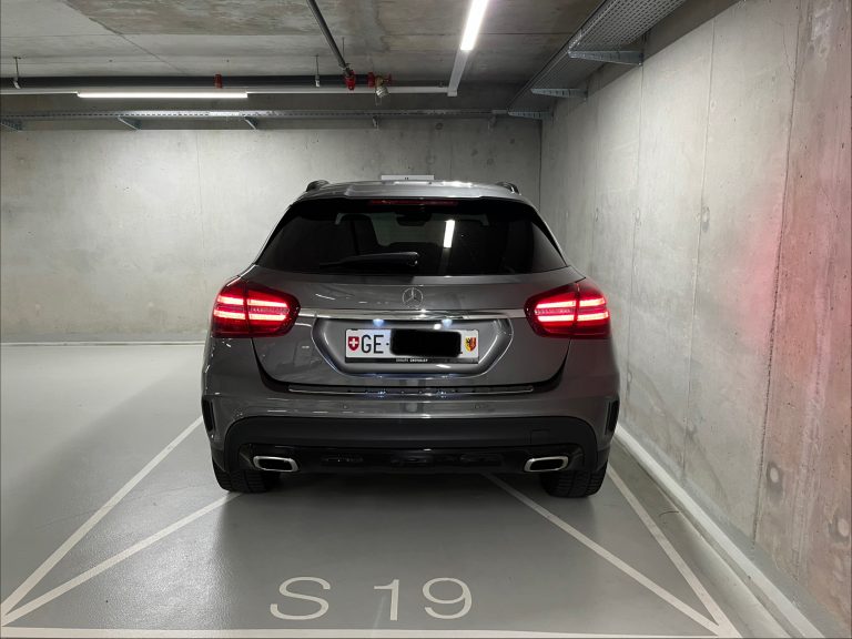 MERCEDES-BENZ GLA 220 AMG Line 4Matic 7G-DCT