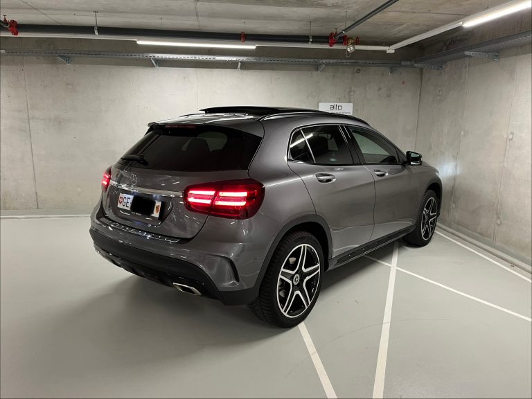 MERCEDES-BENZ GLA 220 AMG Line 4Matic 7G-DCT