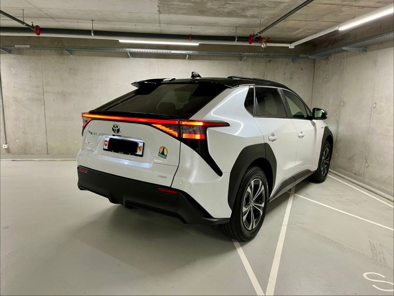 TOYOTA bZ4X Style 71,4 kWh 4WD