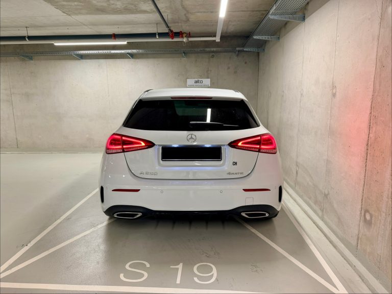 MERCEDES-BENZ A 220 AMG Line 7G-DCT 4Matic