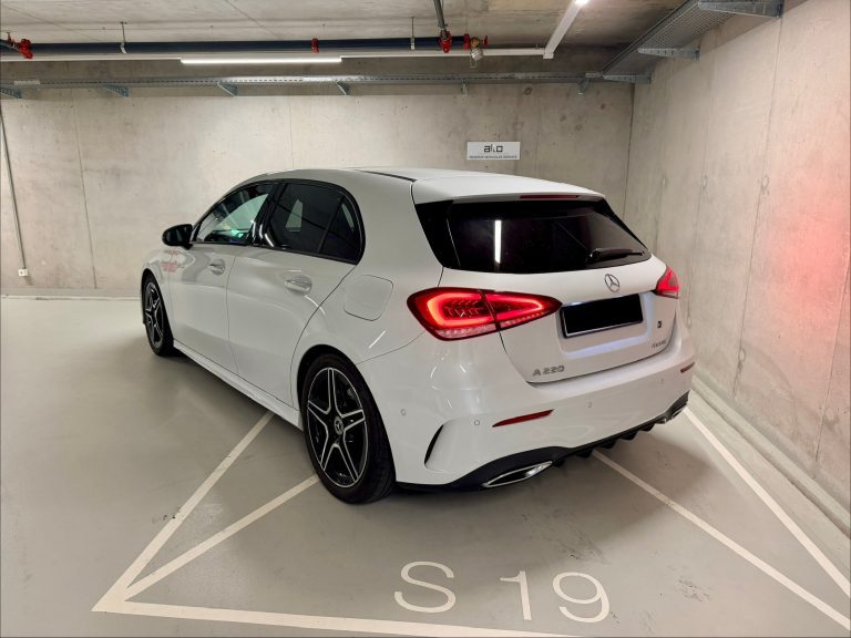MERCEDES-BENZ A 220 AMG Line 7G-DCT 4Matic